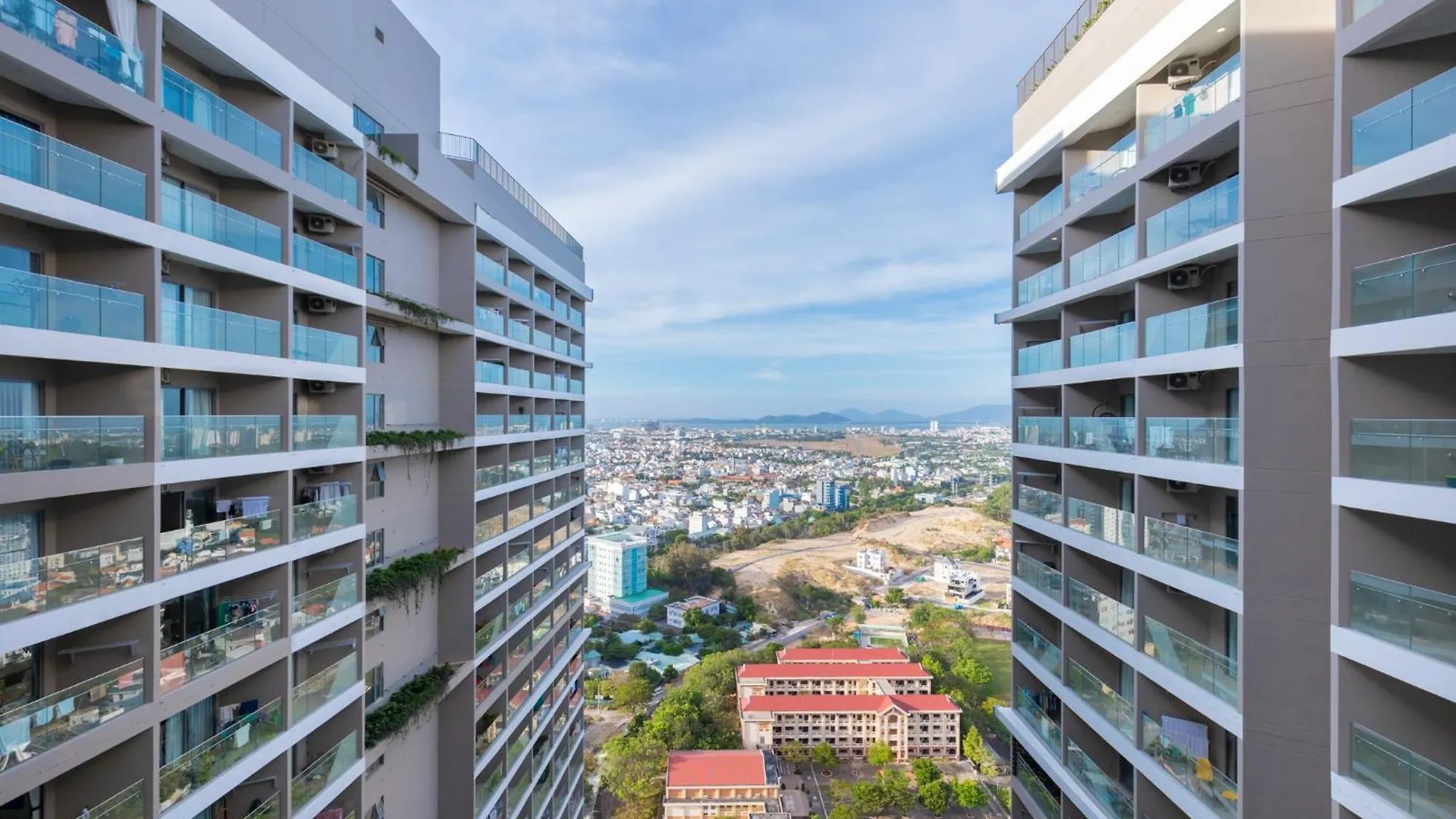 The Song Vung Tau Condotel: 5-Star Beachfront with Infinity Pool