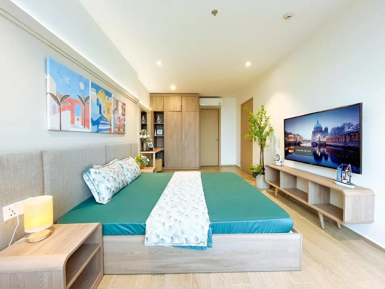 The Song Vung Tau Condotel: 5-Star Beachfront with Infinity Pool Apartment