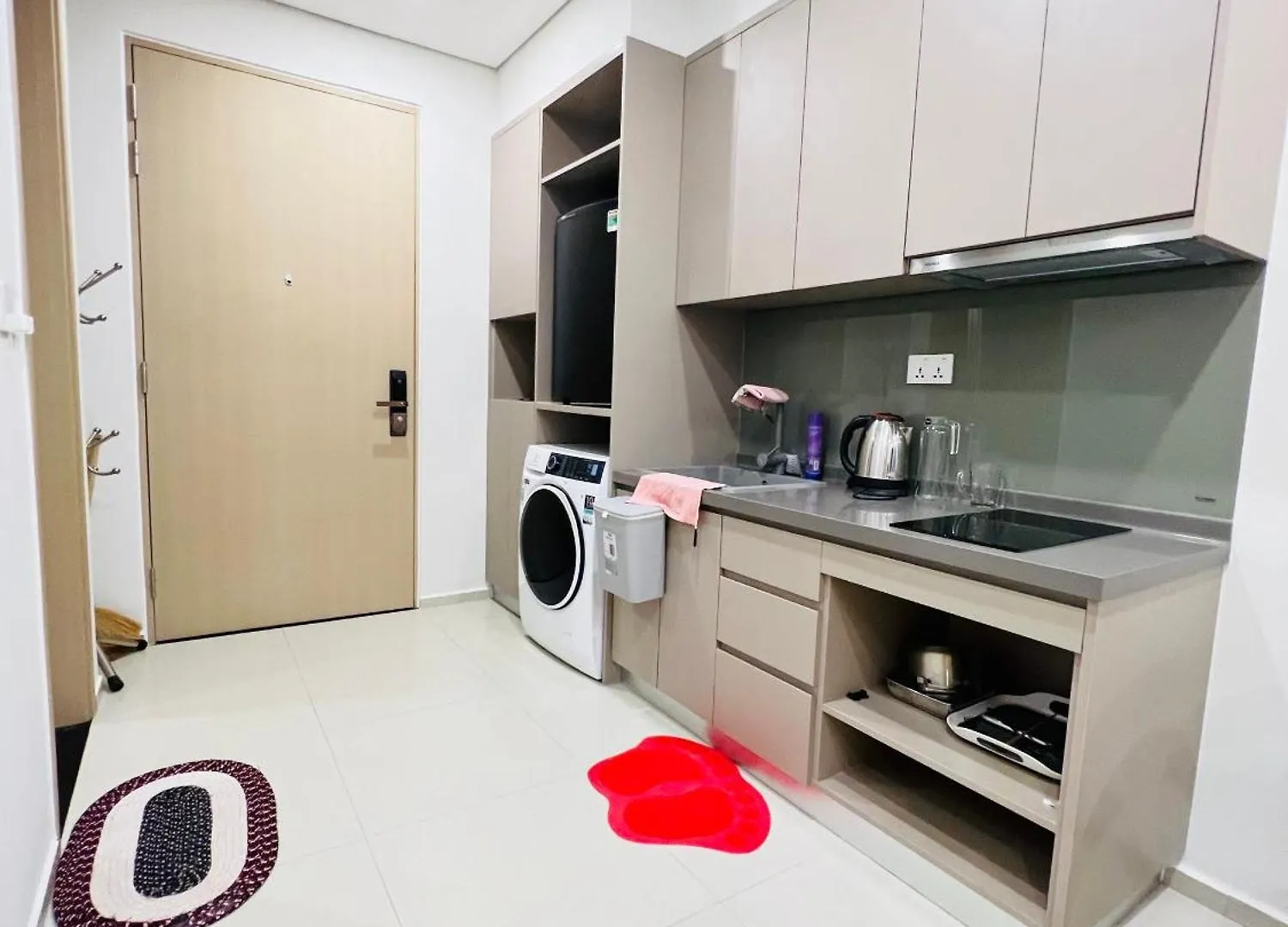 Apartment The Song Vung Tau Condotel: 5-Star Beachfront with Infinity Pool