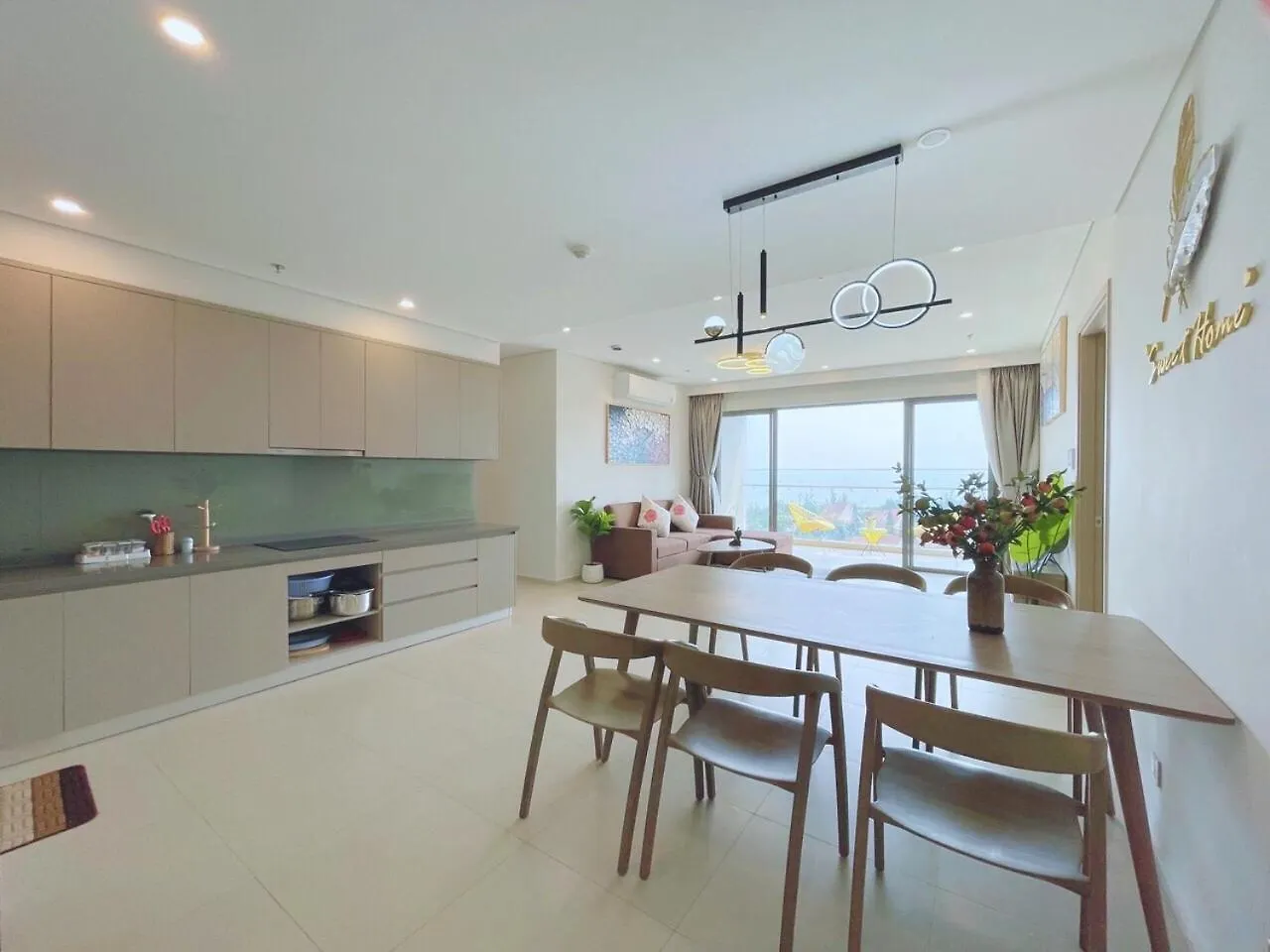 The Song Vung Tau Condotel: 5-Star Beachfront with Infinity Pool 0*,