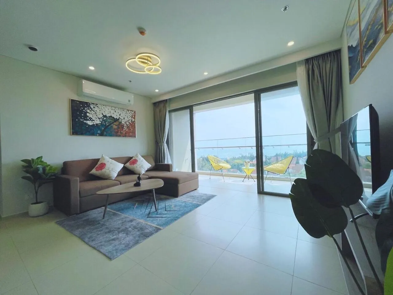 Apartment The Song Vung Tau Condotel: 5-Star Beachfront with Infinity Pool Vietnam