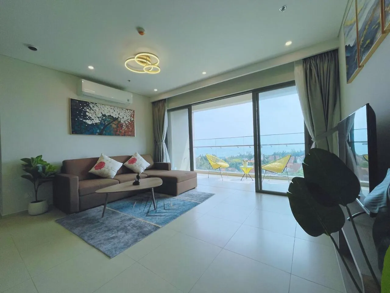 The Song Vung Tau Condotel: 5-Star Beachfront with Infinity Pool